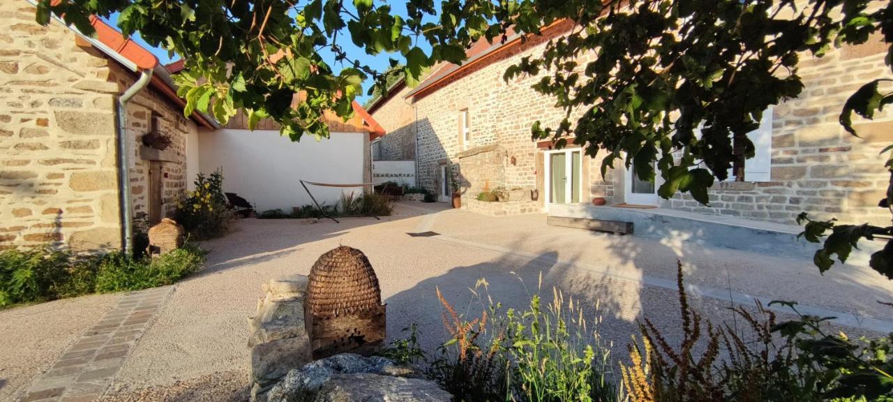 Le Pas Du Loup Villa Royere-de-Vassiviere Exteriör bild